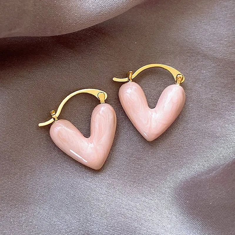 Korean Light Luxury White Oil Dropping Love Fashion Elegant Metal Heart Wholesale 2024 Earring