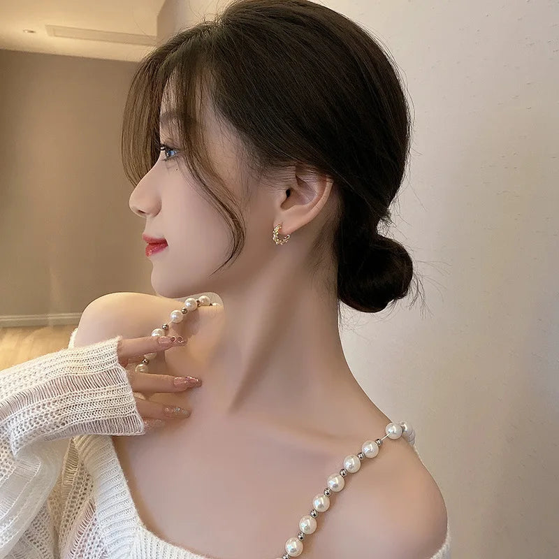 Korean New Simple Temperament Circle Pearl Fashion Small Versatile Women's Wholesale 2024 Earring