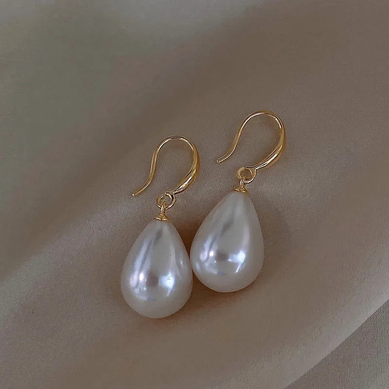 Drop-shaped Drop Retro Gentle Pearl Golden Round Feminine Elegant Party Gifts French Earring